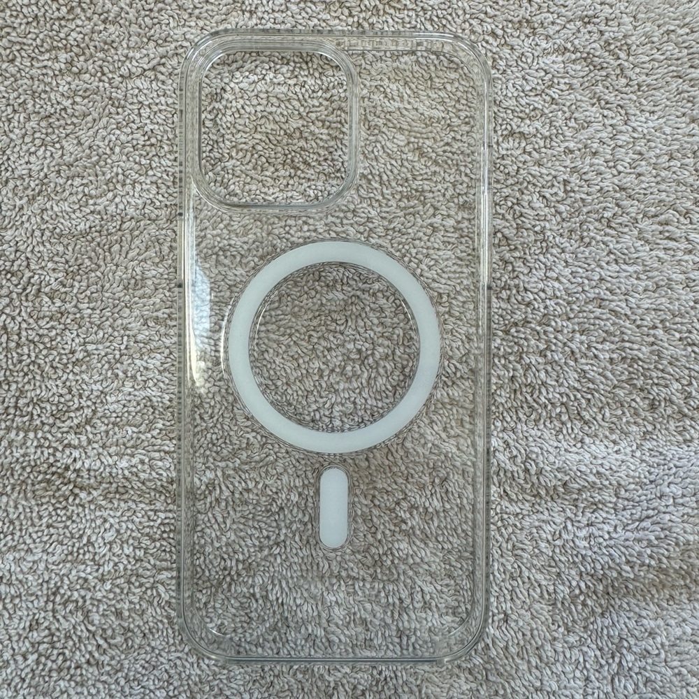 Apple iPhone 14 Pro Max MagSafe clear case!